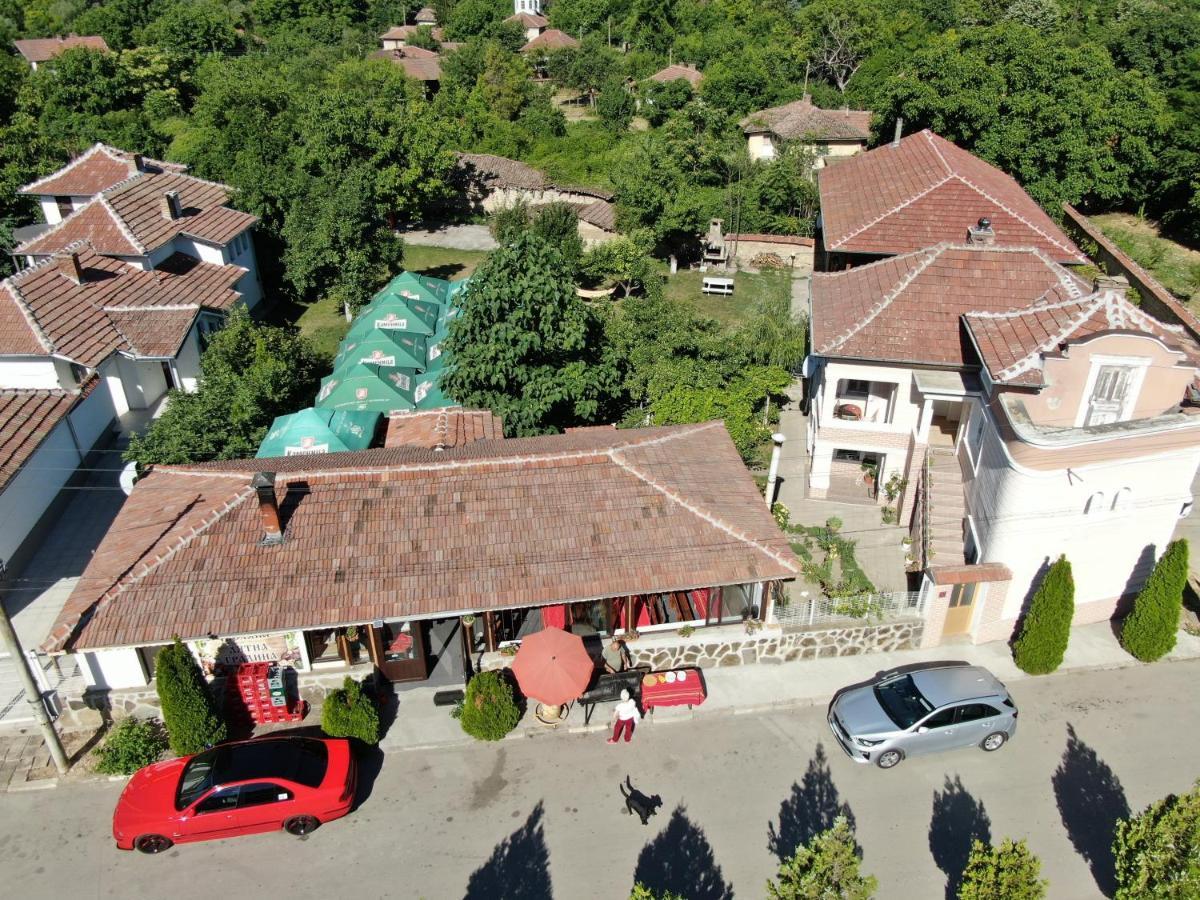Отель Slanchevata Kashta Крушуна Экстерьер фото